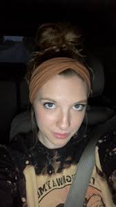 There IS a right way to wear a headband!