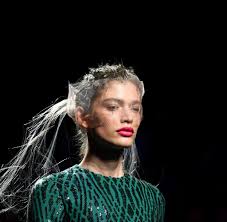 Leyna bloom became the first transgender woman of color in sports illustrated's swimsuit issue. Diversitat Victoria S Secret Engagiert Endlich Ein Transgender Model Welt