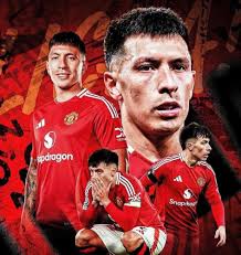 Manchester United training with academy stars