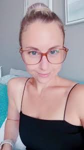 Melanie Carbone's Instagram, Twitter & Facebook