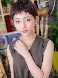 bliss大宮 表情クールに 大人かわいい黒髪ベリーショートe l024725878 カバーヘア ブリス 大宮西口店 cover hair bliss のヘアカタログ ホットペッパービューティー ショートのヘアスタイル ピクシーヘアカット ヘアスタイル
