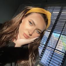 Stream Molly Randall music