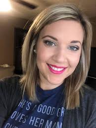 Why wait for Santa when you can have the perfect pout under the Christmas  lights? 🎄✨ This holiday season, let's fill those lips with joy and a  little extra volume! #KissmasReady #PoutPerfection