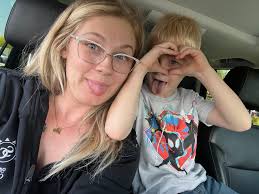 Happy Mothers Day to all of the moms out there- 💕 I know it's a lonely-  busy- difficult journey but you all make it look effortless and your kids  hug you so