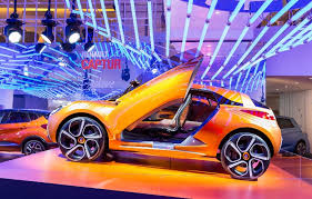 Captur Concept Car L Atelier Renault Is Giving Visitors An Opportunity To Experience The Cars Of The Future Through An Exhibition On The Auto Voiture Renault