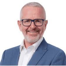 Colin Hunter's Instagram, Twitter & Facebook