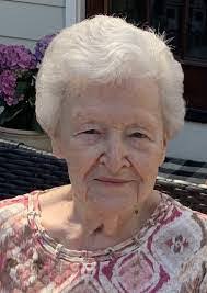 Ester Meeks's Instagram, Twitter & Facebook