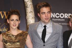 A timeline of kristen stewart and robert pattinson's relationship during the 'twilight' years.and all those rampant conspiracy theories. Kristen Stewart Addresses The Rumor That Her Relationship With Robert Pattinson Was Fake