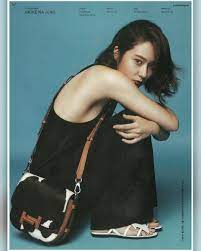 171123 gqkorea 12月刊 我的媽啊 這人真的太太太好看了 在智浩出場前 忍不住要舔舔這女神的絕世美顏啊 我最喜歡第二張 那眼神 那髮型 還有那修長的手臂 一切一切都太誘人啦 cr jungsoojung com vousmevoyez fx คร สต ล ความค ดเห น