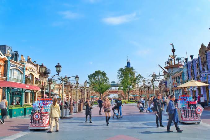 Shanghai Disneyland Park and Disneytown Guide (2026) | Your Disney