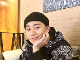 Park seo joon's agency is issuing a no comment to this casting likely due to it being. Park Seo Joon Reacts To His Old Pj Talks About His Itaewon Class Hairstyle While Rewatching His Videos Pinkvilla