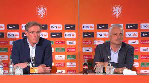 Het bestuur van barcelona heeft een persconferentie belegd voor maandagavond 19.00 uur, zo meldt journalist alfredo martínez maandagochtend via twitter. Van Breukelen Onder Vuur Tijdens Persconferentie Nos