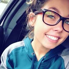 Ali Burke (@burke_ali)