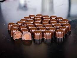 Conseils Et Recettes Pour Faire Vos Chocolats De Paques Maison Vous Meme Recette Chocolat Maison Chocolat Chocolats Faits Maison