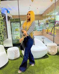 It is no longer news that regina daniels is married and living her best life. Your Old Husband Is Disgracing You Everywhere Fans Troll Regina Daniels Over Ned S 7th Wife Tie And Lipstick Exclusive Events Magazine