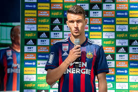 Am ende der saison, in der er in elf spielen sieben tore erzielte, gewann er mit der mannschaft den. Sk Rapid Von Der Donau Unser Neues Auswartstrikot