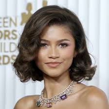 The 25 Best Side-Part Bob Hairstyles to Copy ASAP