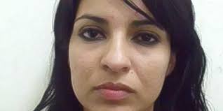 Conductora deja herido a un motociclista