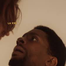 La vie est plus forte qu’un dernier verre avant de prendre la route. Sur la  route, n'oublions jamais ce qui compte vraiment.