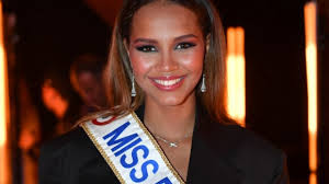 Photo : Miss Corse, Sandra Bak, candidate à Miss France 2024.