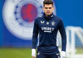 Ianis hagi plays for ladbrokes premiership team rangers and the romania national team in pro evolution soccer 2021. Nota PrimitÄƒ De Ianis Hagi DupÄƒ EvoluÈ›ia De SambÄƒtÄƒ Spotmedia Ro