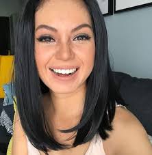 Salah satu yang bisa menjadi pilihan adalah model rambut pendek sebahu. Mila Kunis Malaysia Makin Cantik Nad Zainal Disamakan Dengan Pelakon Hollywood Kisah Dunia