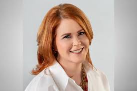 Julie Runyon's Instagram, Twitter & Facebook