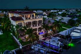 Rear Photo Of This Fort Myers Beach Luxury Home For Sale 2 495 000 Over 5700 Square Feet Of Living Area 6 B Fort Myers Waterfront Homes Fort Myers Beach