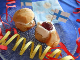 Having shrove tuesday this week, what could be a better idea than giving the recipe for the famous finnish pastry laskiaispulla? Laskiaispulla Archive Dfg Hessen E V