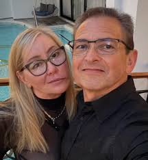 Goodmorning, I'm Monique and I'm Dutch but I live