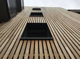 Le Bardage Ducerf En Peuplier Traite Par Haute Temperature A Ete Prescrit Pour La Construction Neuve De Logements Prives Et Collec Facade Bois Logement Bardage