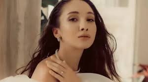 Album chart breakthrough incredible, says pop singer Dylan