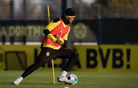 However, he informed the premier league side on thursday that he would not be joining them after all. Borussia Dortmund On Twitter Lucien Favre Zagadou Won T Be Ready For A Few More Days Maybe Next Week For Guerreiro We Ll Have To See How He Is Today Https T Co 4mxhlozovt