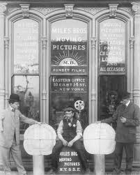 De sneak preview is een film waarvan ze niet van tevoren laten weten welke het is. Napoleon In The News Again X3 Silent San Francisco