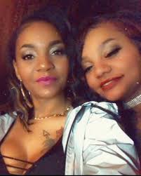 Happy birthday to my bookie butt ❤️❤️ Everyone stop what you're doing and  wish @taste_thewave a happy birthday! Love you long time No dinner sales  this weekend just flights and drankssss 🤣🤣💪🏽🏃🏾‍♀️