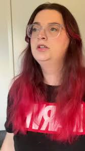 Ellen Gow's Instagram, Twitter & Facebook