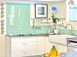 X 5 mm porcelain mosaic tile features varying shades of deep seafoam green with a muted teal base glaze that has slate striations flowing throughout each chip, creating the look of geodes. Seafoam Green Kitchen Walls Novocom Top