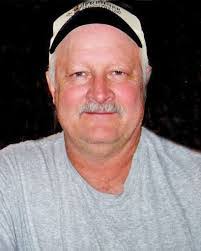 Leslie Mower's Instagram, Twitter & Facebook