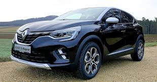 The production version of the first one, based on the b platform, made its debut at the 2013 geneva motor show and started to be marketed in france during april 2013. Renaults Kleiner Suv Ganz Gross Der Neue Renault Captur Prasentiert Von Feser Wagner In Lauf N Land