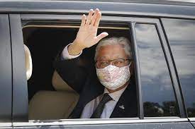 kuala lumpur malaysian prime minister muhyiddin yassin was seen entering the national kuala lumpur malaysia's prime minister muhyiddin yassin's cabinet resigned on monday (aug. Vd722axybzvj7m