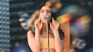 The green light singer's new album is set to release on august 20. E1ystviwpmm4nm
