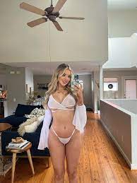 Marie Dee على X: Would u take me to meet your mom in this fit?  t.coSHT22HDult  X