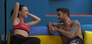 Continua nella casa il flirt tra pierpaolo petrelli ed elisabetta gregoraci, nuovamente sfociato in un bacio avvenuto questa volta in pieno giorno. Gf Vip Pierpaolo Petrelli Rivela Ad Adua Con Elisabetta Gregoraci