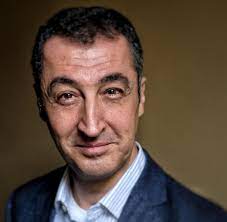 Cem özdemir, född 21 december 1965 i bad urach i dåvarande västtyskland, är en tysk politiker och sedan 2008 en av partiet allians 90/de gröna två ordförande. Cem Ozdemir Die Saukuttel Habe Ich Mir Inzwischen Auch Zugelegt Welt