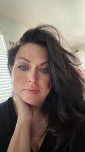 Jennifer Norsworthy's Instagram, Twitter & Facebook