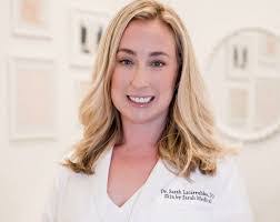 Kristen Plumb's Instagram, Twitter & Facebook