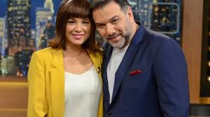 Η γνωστή ηθοποιός είναι ξανά ευτυχισμένη στο πλευρό ενός γοητευτικού κυρίου. Phneloph Plaka Celebrities Eidhseis Yupiii Gr