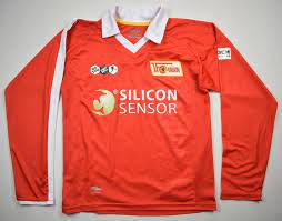 Went to the royal manchester children's hospital with vinnie yesterday feels good to see a game of thrones der thron gehort dem 1.fc union berlin shirt smile on the children's faces. 2008 09 Fc Union Longsleeve Shirt Football Soccer European Clubs German Clubs Other German Clubs Classic Shirts Com