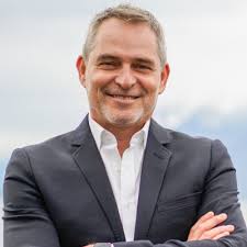 Liebe Linkedin Gemeinde, jetzt ist es geschafft. Der Lebensabschnitt  "Arbeit" hat sich als Hauptmerkmal meines Lebens verabschiedet. Gestern war  mein erster Tag im Ruhestand. Was soll ich sagen…