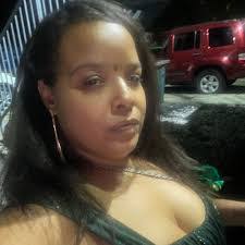 Cassandra Huntley's Instagram, Twitter & Facebook